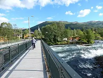 Fv451-Brücke über die Jølstra in Vassenden