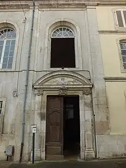 Fassade des ehemaligen Klosters der Congrégation Notre-Dame