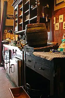 Fassbank im Schankraum