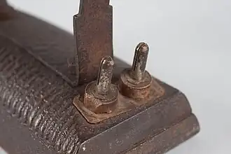 Ungeschützte elektrische Kontakte