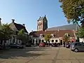 Ferwerd, Vrijhof und Kirche