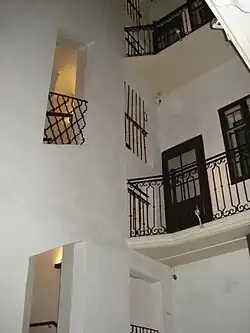 Pawlatschenhof Zweipfeilerstiege