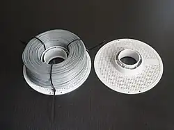 Refill auf die Unterseite aufgesetzt