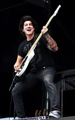 Jaime Preciado – E-Bass, Gesang