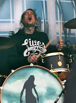 Mike Fuentes – Schlagzeug