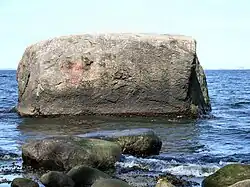 Der Findling Blandow bei Blandow (Gemeinde Lohme)