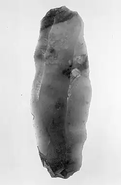 Feuerstein- klinge, Grab D19