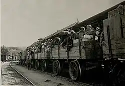 Anhänger des Landwehr-Trains mit Flüchtlingen aus der Bukowina