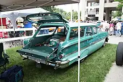 1958 Chevrolet Brookwood geteilt geöffnet Heckklappe