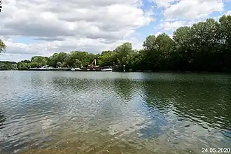 Müllentladestelle im Altrhein