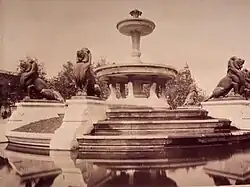Fontaine du Château d’eau, Foto von Eugène Atget (1903).