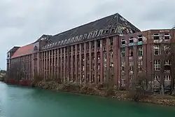 Früheres Werksgebäude am Stichkanal Hannover-Linden, 2015