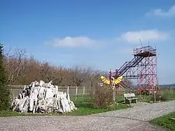 ForstPark Tharandt mit Aussichtsturm am Zeisigweg / Gewerbepark