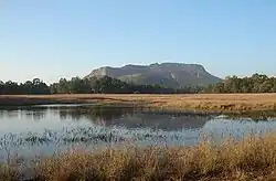 Fort auf der Anhöhe im Bandhavgarh-Nationalpark