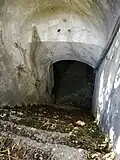 Treppenabstieg von einer Panzerkuppel in den Batterieblock