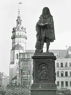 Im zerstörten Uni-Campus (1948)