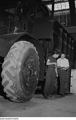 Ein MAZ-525 in der Seitenansicht, Leipziger Herbstmesse 1953