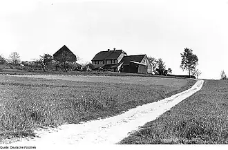 Das ehemalige Windmühlengehöft auf dem Berg