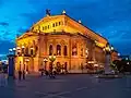 Opernplatz mit Alter Oper abends