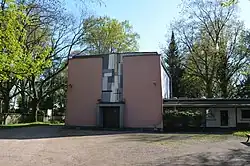 Trauerhalle von vorne