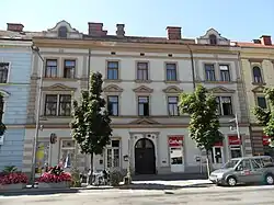 Ein typisches Haus in der Mitte eines Blocks (Franz-Josef-Straße 21)