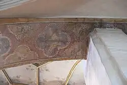 Taubenpaare in Vierpassmedaillons