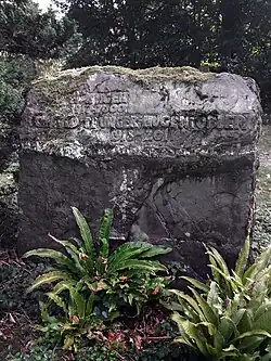 Fred Unger-Hugentobler (1917–2000) Architekt (Baerlocher & Unger). Charlotte Unger-Hugentobler (1918–2011). Grab, Friedhof Enzenbühl, Zürich