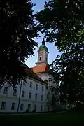Kloster Neustift und Sankt Peter und Paul vom Klostergarten aus