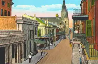 French Quarter: Blick von der oberen Chartres Street in Richtung Jackson Square und St. Louis Cathedral