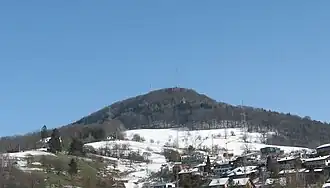 Frickberg (650 m), wie man ihn von der Autobahn sieht.