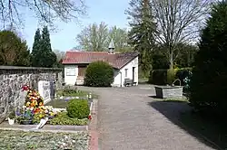 Friedhof-Hausen 2