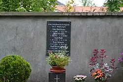 Gedenktafel für die fünf Opfer des 20. und 21. April 1945