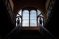 Treppenhaus des Friedrich-Gymnasiums nach 1945