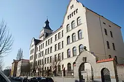 Die Schillerschule von der Sasstraße aus