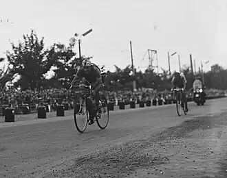 Fritz Schär bei der 2. Etappe der Tour im Jahre 1953