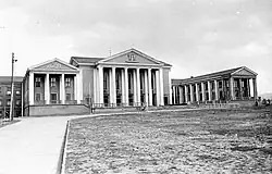 Frontansicht von links, 3. Oktober 1955