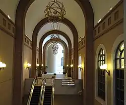 Zugang zur Station in der 33&nbsp;Maiden Lane