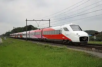 Ein V250 in den Fyra-Farben auf Testfahrt bei Deurne