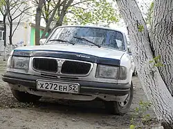 GAZ-3110 Wolga, vorne
