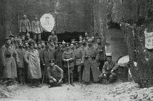 Strelitzer Grenadiere vor der Adolf-Friedrich Höhle im Elsaß
