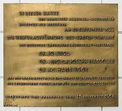 Gedenktafel am Haus Kurfürstendamm 68