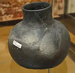 Von Wolfgang Bauer gefundenes Gefäß der Bandkeramischen Siedlung Rössing