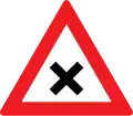 Gefahrenzeichen „Kreuzung“: Dieses Zeichen sagt nichts über den Vorrang aus, Vorrangregeln beachten!