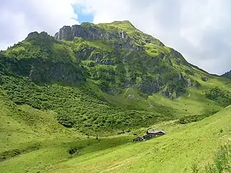 Geißspitze, Blick vom Gauertal über die Obere Latschätzalpe