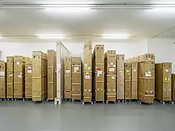 Transportkisten in einem Gemälde-Depot (2024)