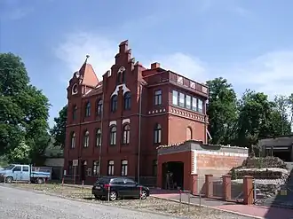 Viele architektonische Merkmale der vom Architekten Lemke entworfenen repräsentativen Endstation wurden 1900 beim Teutoburger Waldbahnhof in Gütersloh und dem Bahnhof Gera-Pforten 1901 erneut aufgegriffen.