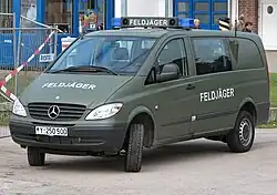 Geländegängiger Mercedes-Benz Vito (Feldjäger)