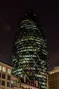 30 St Mary Axe bei Nacht