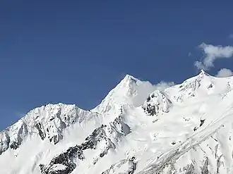 Der Haupt- und Ostgipfel von Nordosten