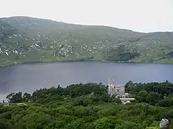 Glenveagh Castle und See Lough Veagh